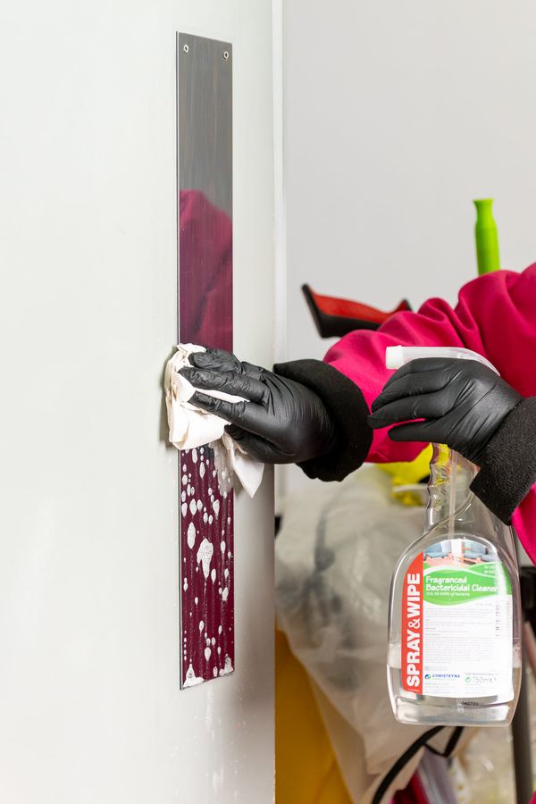 Compassionate decluttering and cleaning service Glasgow